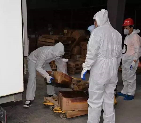 处理废弃腐烂生鲜需穿戴防护服 处理废弃腐烂生鲜需穿戴防护服